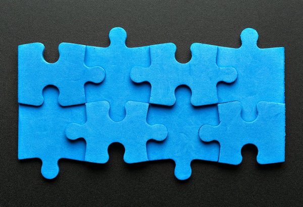 Comment un jeu de puzzle peut-il intégrer des mécaniques de manipulation du temps pour des énigmes innovantes?