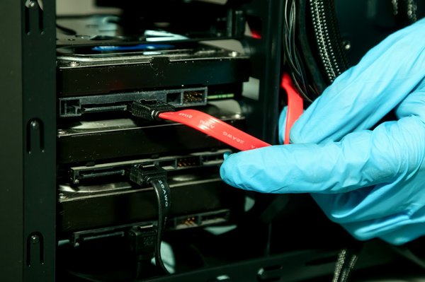 Comment configurer un réseau de stockage iSCSI pour une performance et une flexibilité maximales ?